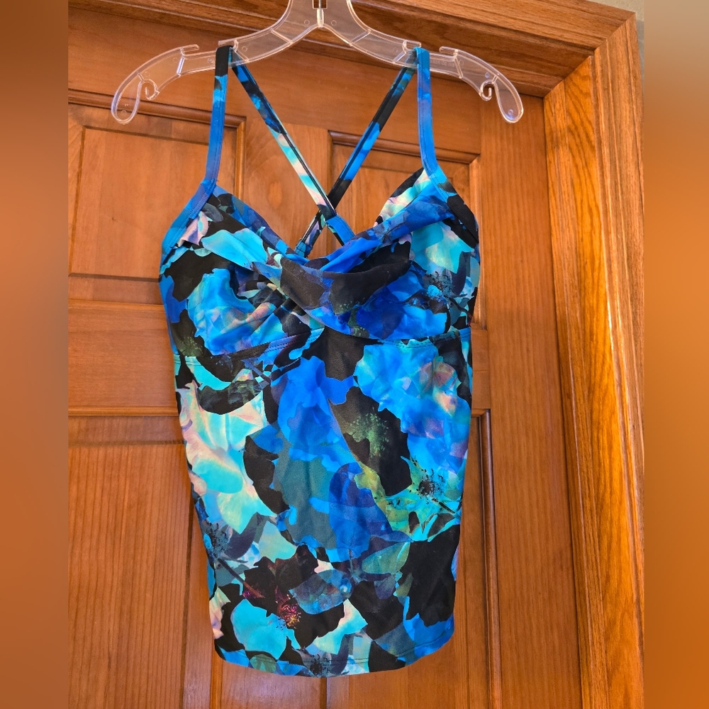 Athleta Tankini Top, worn only once!!!